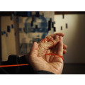 Omoide_Hands_Red_Thread